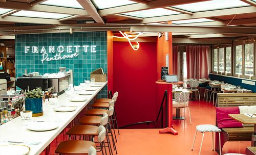 francette-eiffel-tower-barge-restaurant